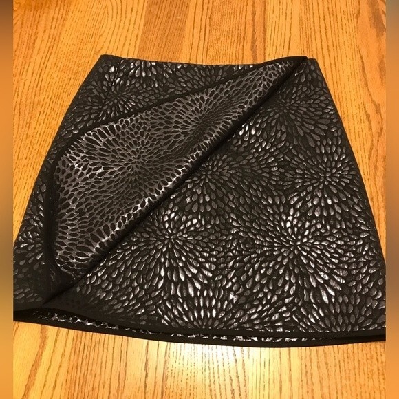 Loft Black Shimmer Flower Petal Overlay Skirt - Picture 5 of 9